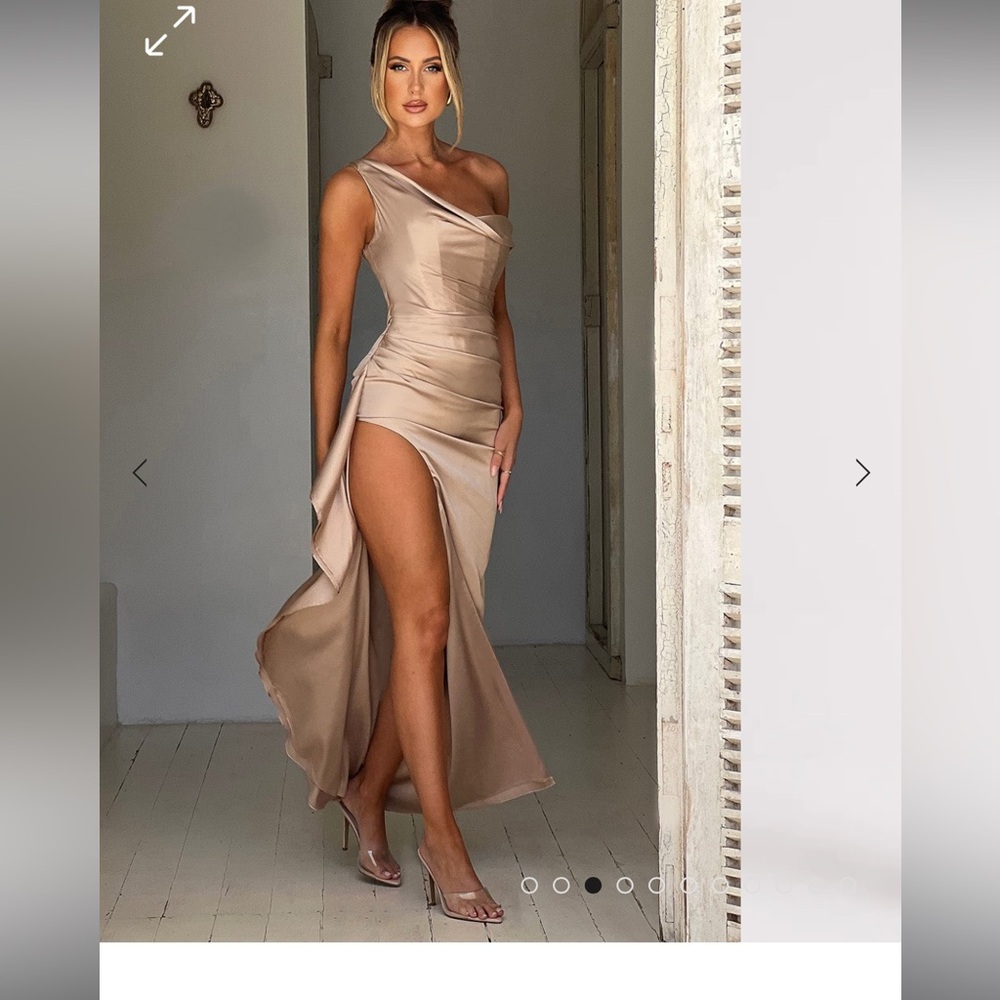 Oh Polly Juliene Maxi Dress
